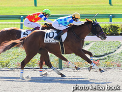 カラープリント(アルミ枠付き)2021年10月30日東京1R 2歳未勝利(バレルゾーン)